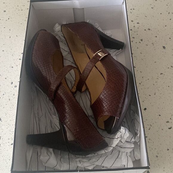 Alex Marie Reagan Women’s Woodberry Mary Jane Peep Toe Heels Pumps Size 8.5M - Picture 13 of 13
